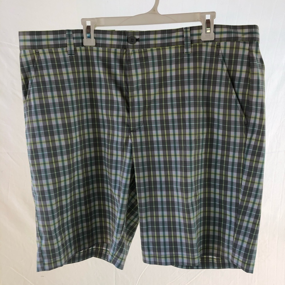 Izod golf shorts NWT